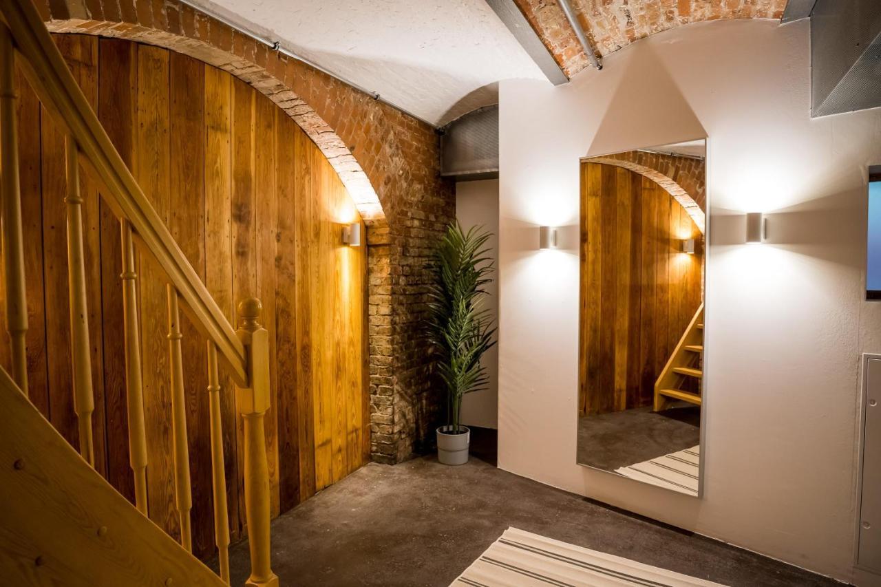 Spacious In Mitte For 6 Berlino